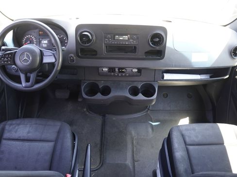 Used 2023 Mercedes-Benz Sprinter 2500 image 16