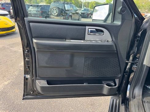 Used 2016 Ford Expedition XLT AWD/4WD image 17
