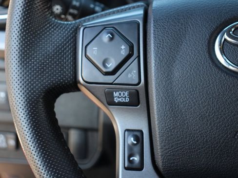 Used 2022 Toyota Tacoma TRD Sport image 21