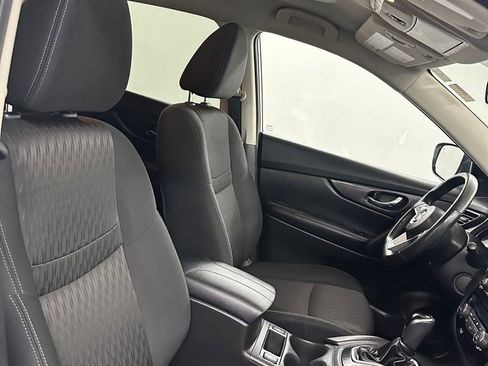 Used 2018 Nissan Rogue SV image 35