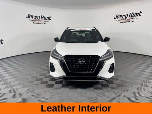 Used 2023 Nissan Kicks SR w/ SR Premium Package image 5