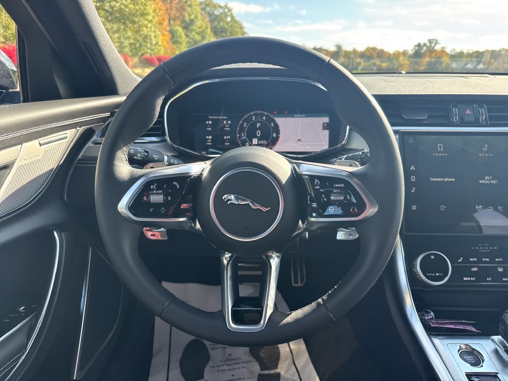 Used 2024 Jaguar XF R-Dynamic SE AWD/4WD image 20