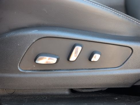 Certified 2025 Cadillac XT5 Premium Luxury image 10