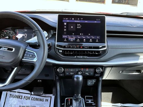 Certified 2023 Jeep Compass Limited image 12