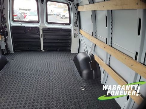 Used 2024 GMC Savana 2500 w/ Driver Convenience Package image 15