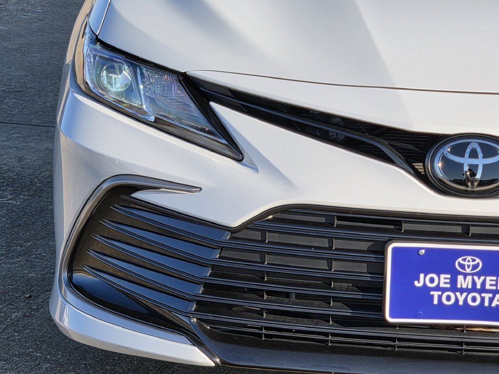 Used 2024 Toyota Camry LE FWD image 5