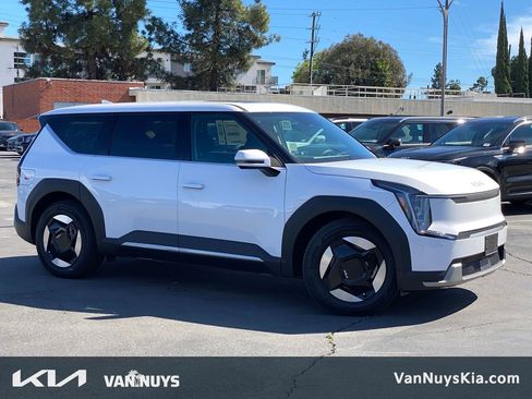 New 2026 Kia EV9 Light image 1