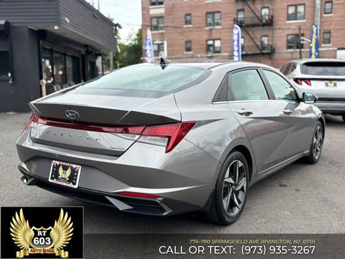 Used 2021 Hyundai Elantra Limited FWD image 7