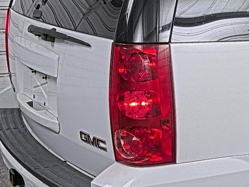 Used 2011 GMC Yukon SLT RWD image 7