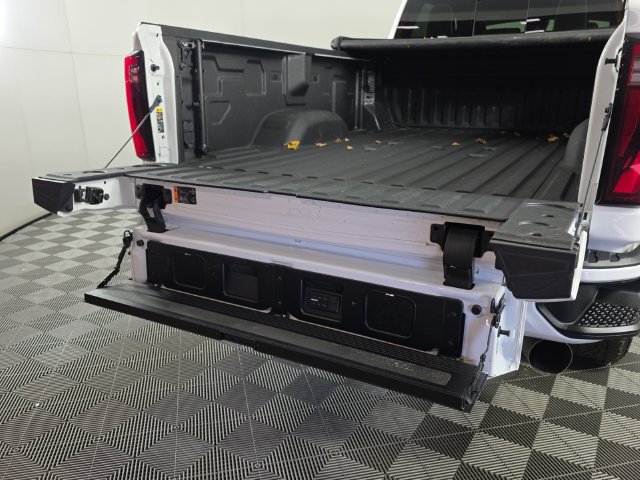 Certified 2025 GMC Sierra 3500 Denali Ultimate AWD/4WD image 16