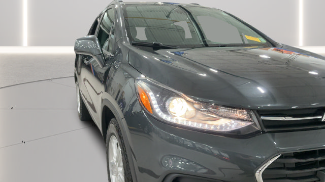 Used 2018 Chevrolet Trax LT w/ LT Convenience Package FWD image 31