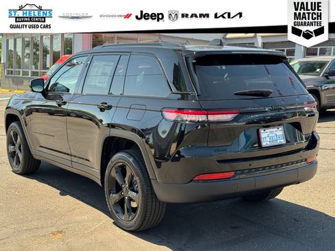 Certified 2025 Jeep Grand Cherokee Altitude AWD/4WD image 4