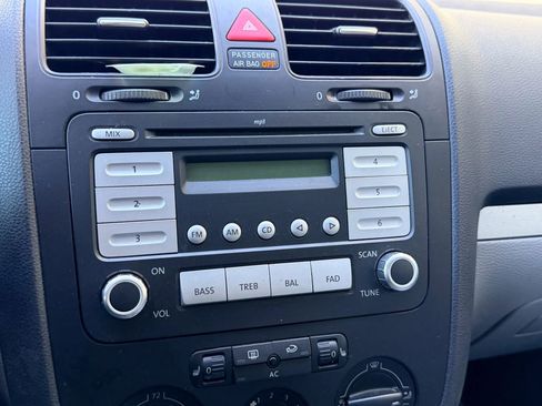 Used 2009 Volkswagen Jetta S image 6