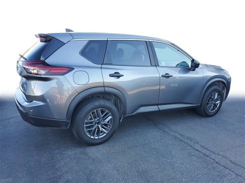 Used 2024 Nissan Rogue S image 6