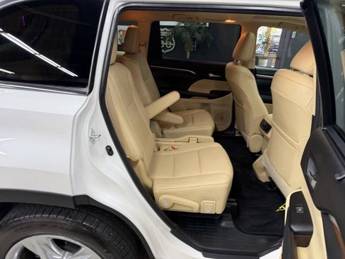 Used 2015 Toyota Highlander Limited AWD/4WD image 19