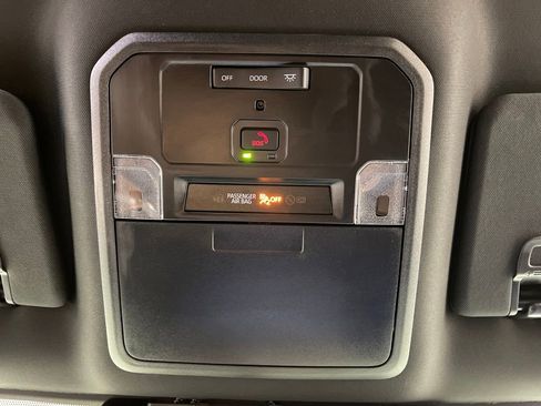 Certified 2025 Toyota Tacoma TRD Off-Road image 29