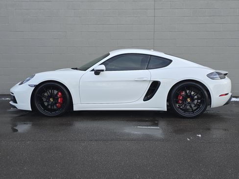 Certified 2025 Porsche 718 Cayman GT4 image 2