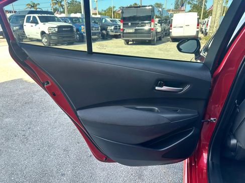 Used 2021 Toyota Corolla LE image 15