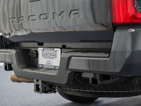 Used 2025 Toyota Tacoma TRD Sport AWD/4WD image 10
