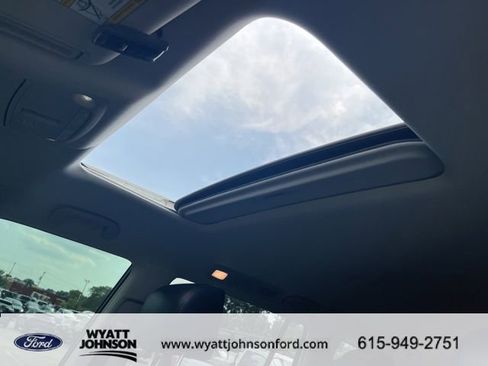 Used 2019 Nissan Armada Platinum w/ Interior Lighting Package RWD image 9