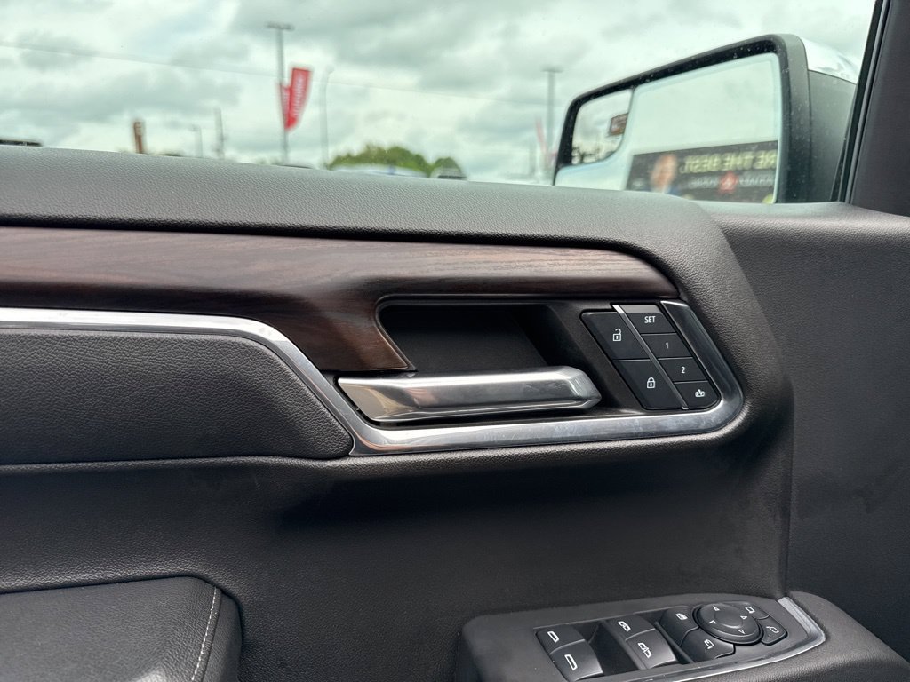 Used 2024 GMC Sierra 1500 SLT AWD/4WD image 12