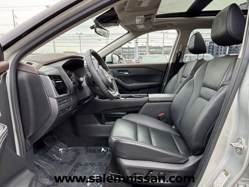 Used 2023 Nissan Rogue SL AWD/4WD image 10