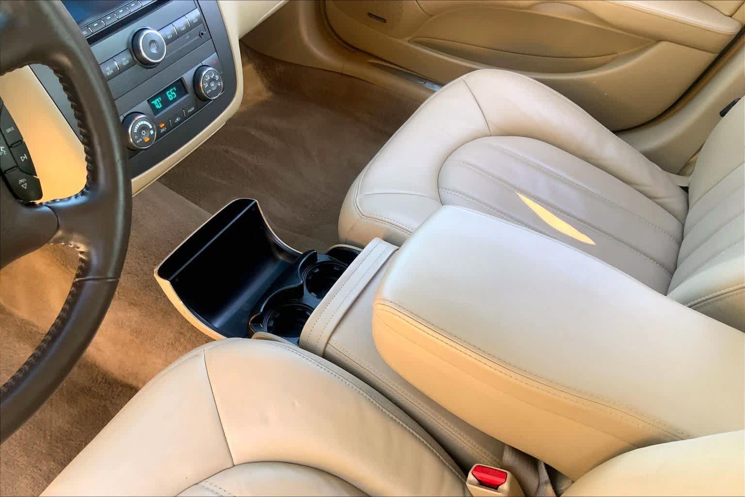 Used 2010 Buick Lucerne CXL FWD image 15