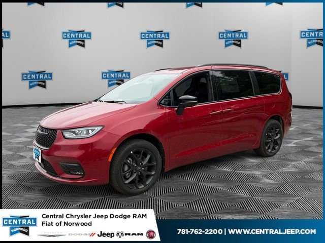 New 2026 Chrysler Pacifica Select w/ S Appearance Package AWD/4WD image 1