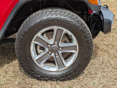 Used 2021 Jeep Wrangler Unlimited Sahara image 12