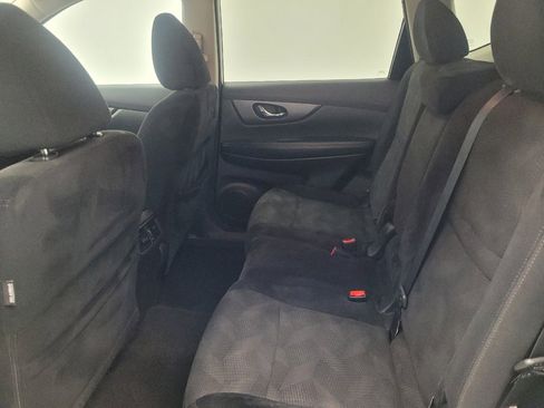 Used 2016 Nissan Rogue S w/ S Family Package image 18