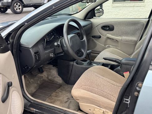 Used 2002 Saturn S-Series SL2 FWD image 12