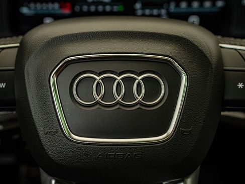 Used 2023 Audi SQ8 Prestige image 32