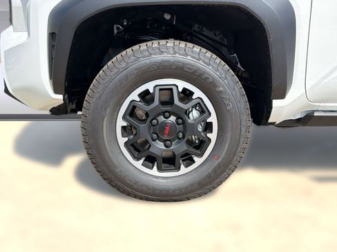 Used 2026 Toyota Tacoma TRD Off-Road AWD/4WD image 12