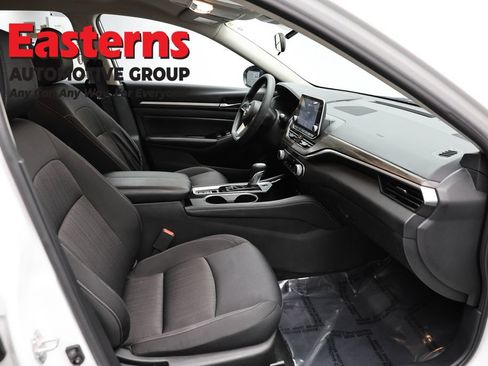 Used 2023 Nissan Altima 2.5 SV AWD/4WD image 24