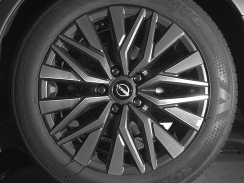 Used 2025 Nissan Altima 2.5 SV FWD image 14