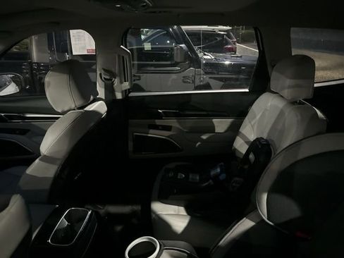Certified 2025 Kia Telluride S FWD image 10