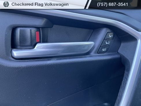 Used 2023 Toyota RAV4 XLE Premium image 15