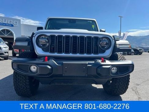 Used 2024 Jeep Wrangler Unlimited Rubicon AWD/4WD image 13