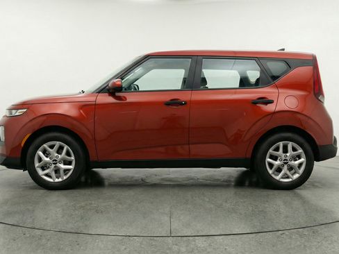 Used 2025 Kia Soul LX w/ LX Technology Package image 5