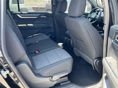 New 2025 GMC Acadia Elevation image 28