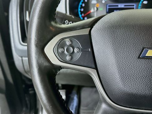 Used 2018 Chevrolet Colorado Z71 RWD image 16