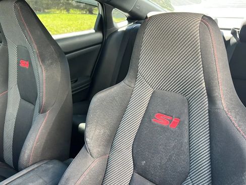 Used 2018 Honda Civic Si image 11