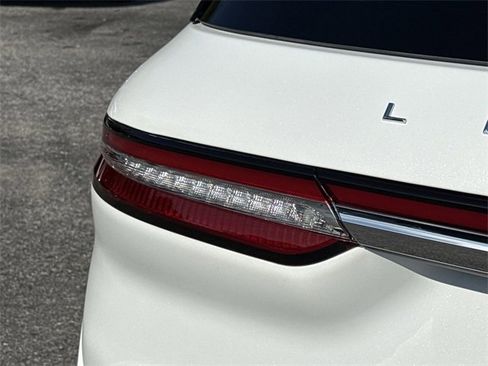 Used 2021 Lincoln Corsair FWD w/ Premium Package image 9