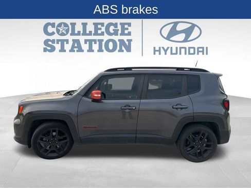 Used 2020 Jeep Renegade Latitude image 10