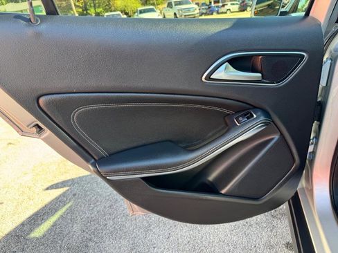 Used 2016 Mercedes-Benz GLA 250 4MATIC image 19