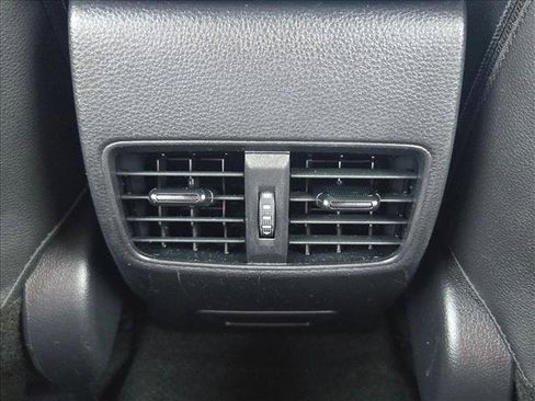 Used 2025 Toyota Corolla Cross AWD Hybrid w/ Convenience Package image 17