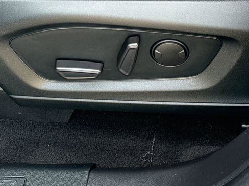 Certified 2020 Ford Explorer XLT w/ Equipment Group 202A image 23