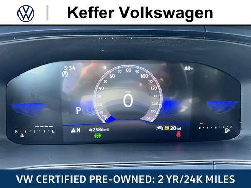 Certified 2023 Volkswagen Taos SE FWD image 28