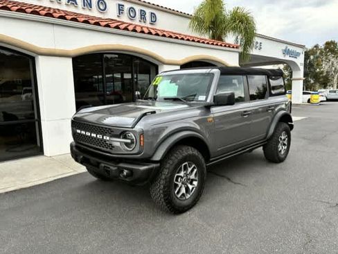 Used 2023 Ford Bronco Badlands AWD/4WD image 2
