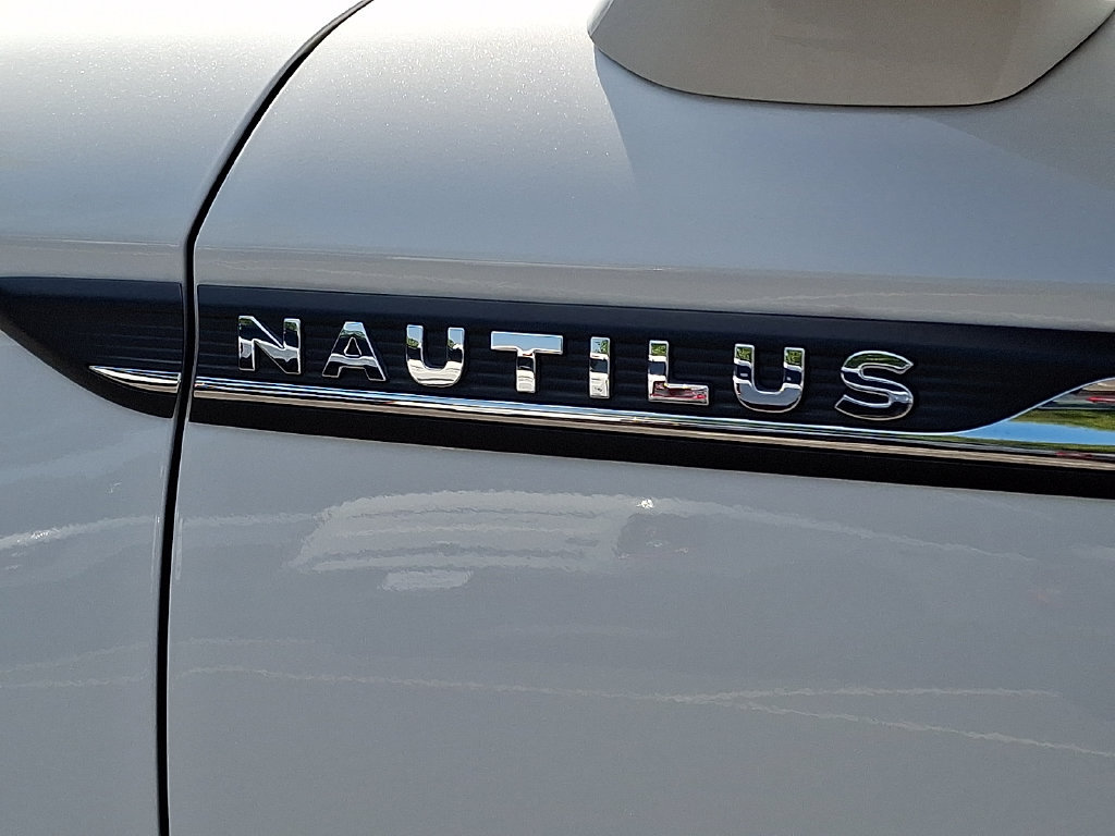 Certified 2023 Lincoln Nautilus Reserve AWD/4WD image 30